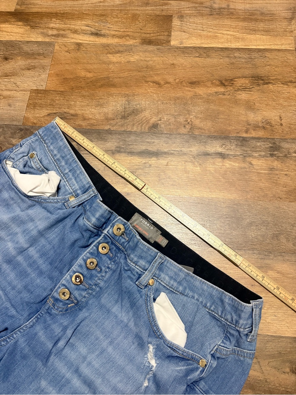 Torrid Bombshell Skinny Jeans Size 20 XS Light Wash Distressed Button Fly - Picture 3 of 5